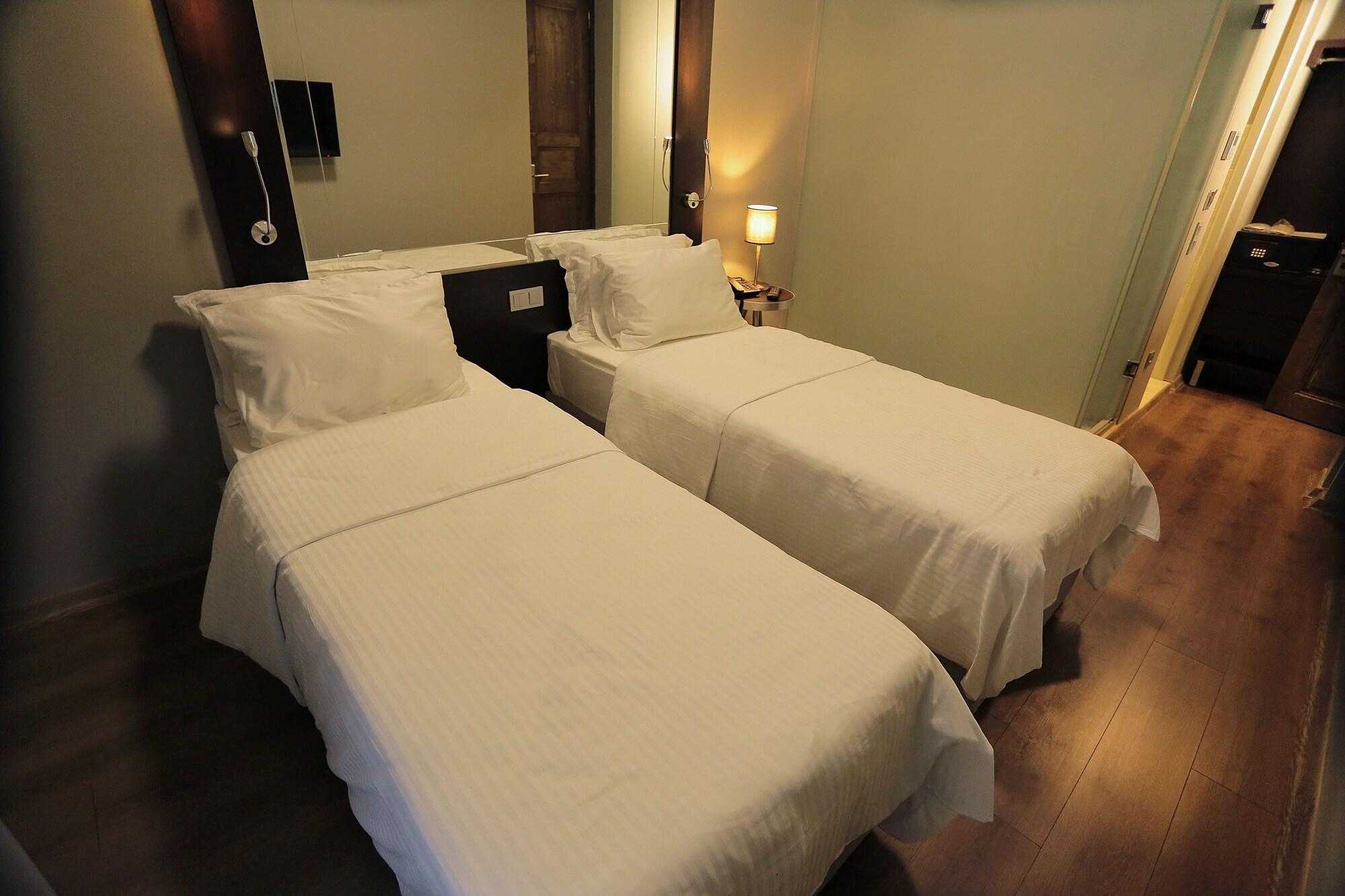 Ferman Pera Hotel Istanbul Exteriör bild